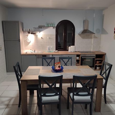 Family Apartment Maria Матульи Экстерьер фото